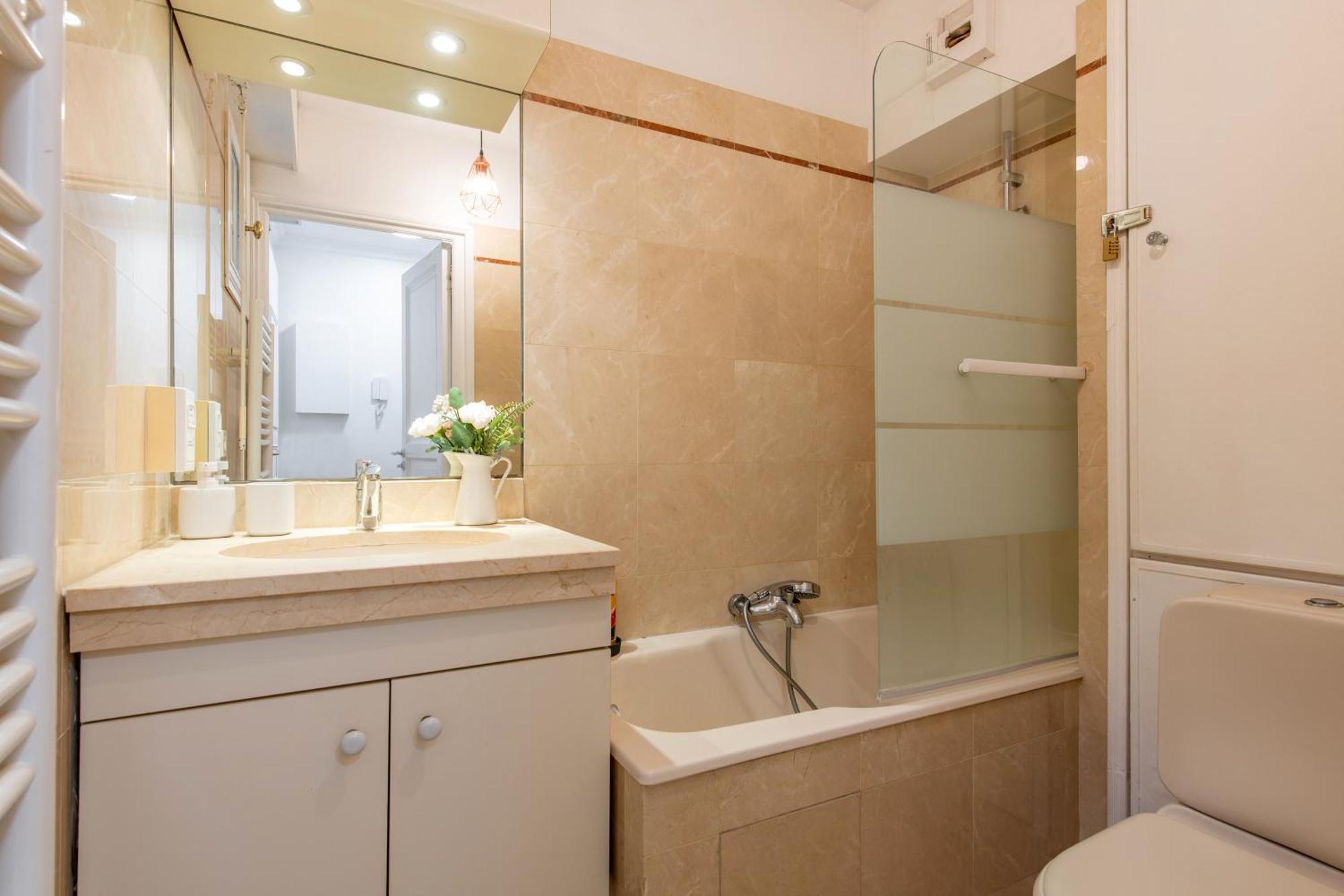 Geranimus Charost Apartment Versailles