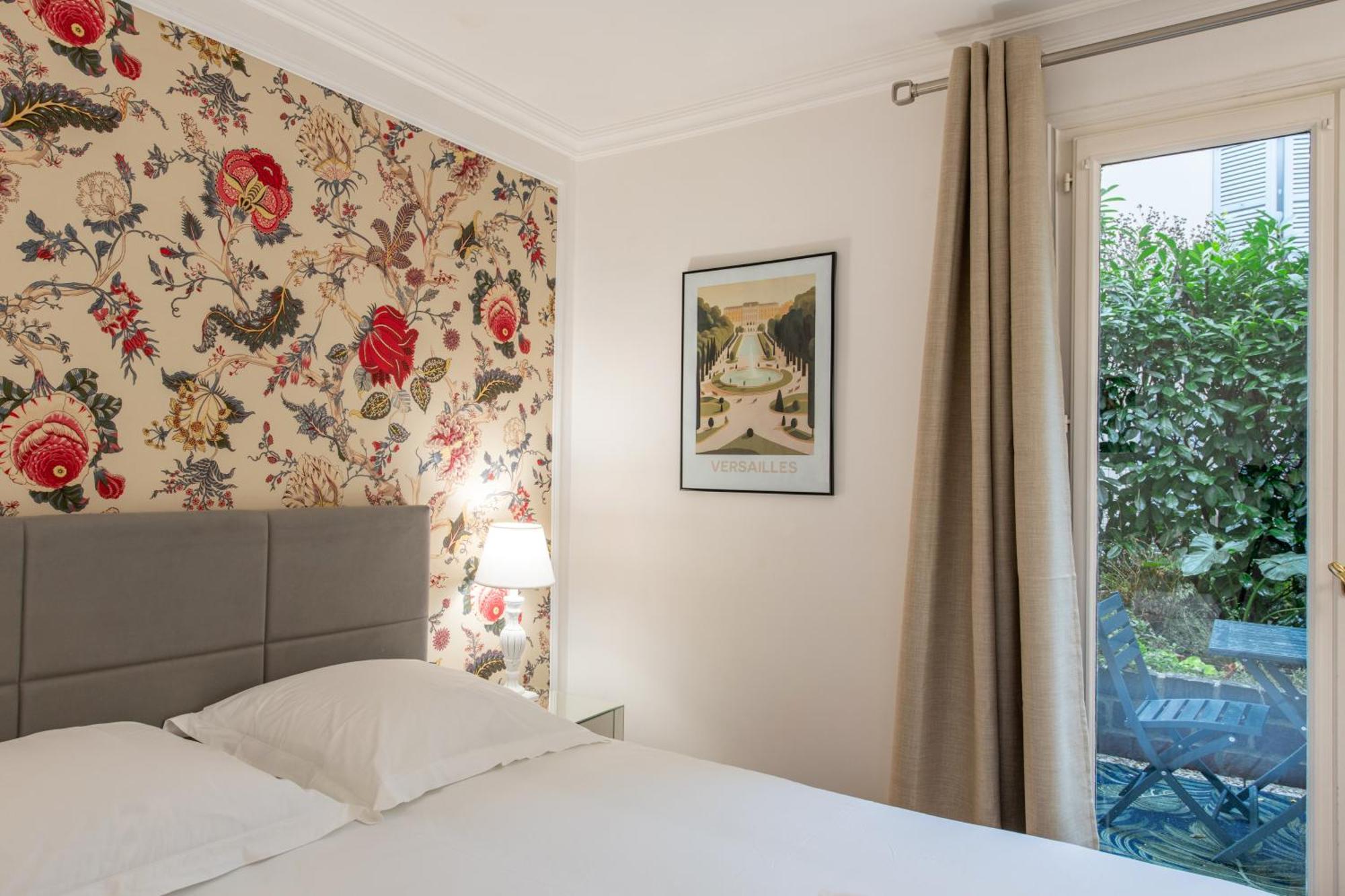 Geranimus Charost Apartment Versailles